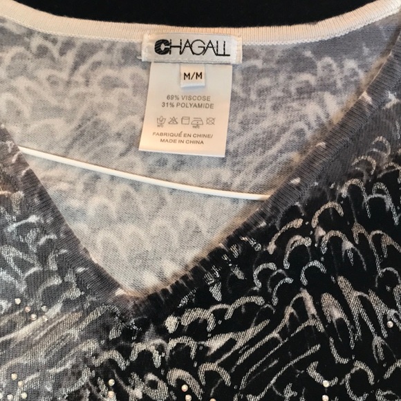 Ladies lightweight sweater with 3/4 length sleeves. Size medium. - Picture 3 of 3